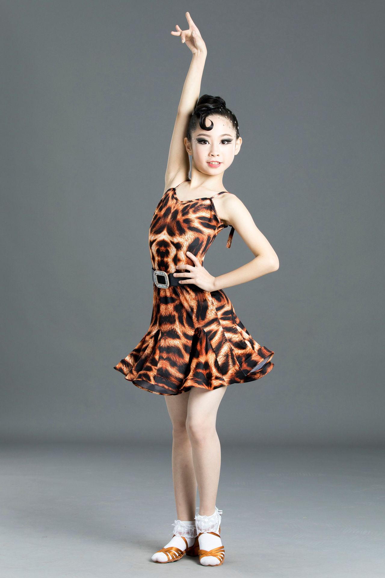 儿童拉丁舞服春夏季女童豹纹分体拉丁裙少儿练功比赛舞蹈演出服装-阿