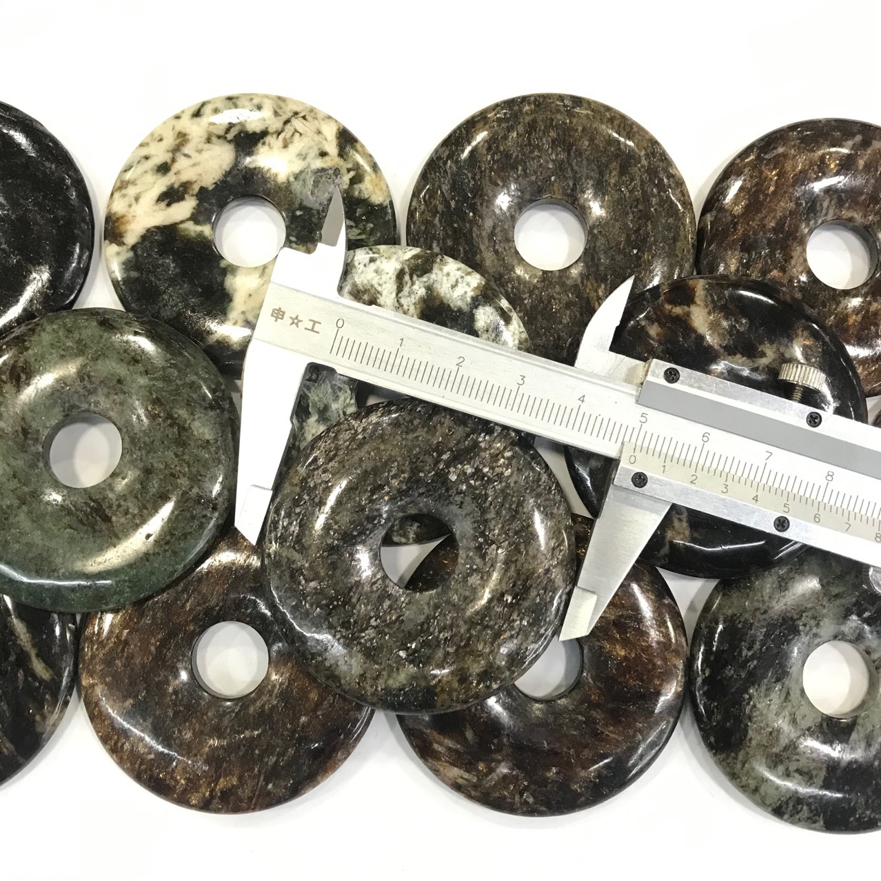 厂家供应批发云母石金云母黑云母石怀古铜钱平安扣甜甜圈diy项链