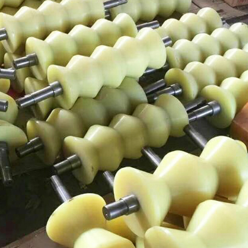 聚氨酯轴挂胶包胶轮胶滚筒输送带硅胶聚氨酯pu摩擦轮橡胶设备定做