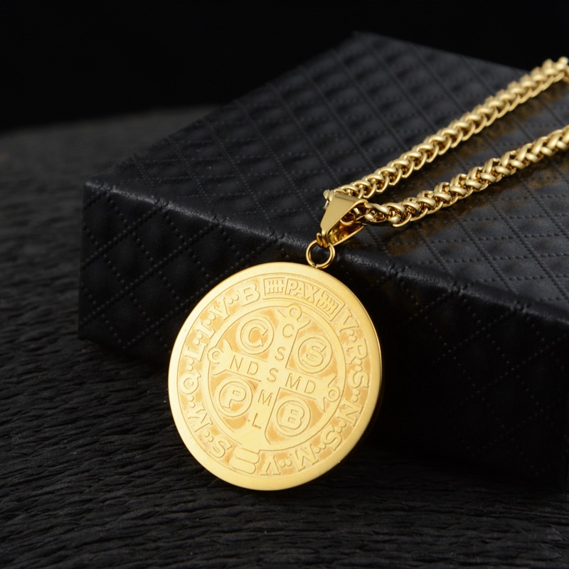 hiphop欧美夜店嘻哈经典个性上帝圆牌钛钢项链挂饰男女款20522a