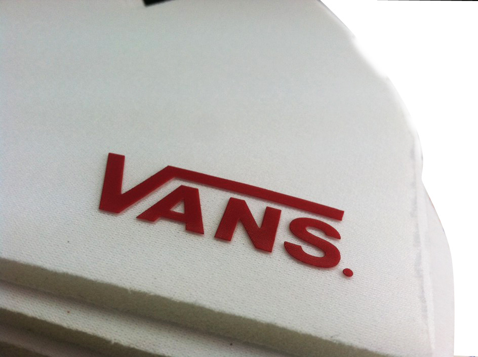 帽子帽片商标立体凸起丝印 立体厚板logo印刷 pvc硅胶胶章加工