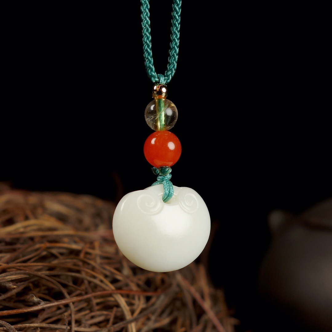 工厂直供新疆山料和田玉宝宝锁吊坠同心锁小巧可爱气质饰品女挂饰