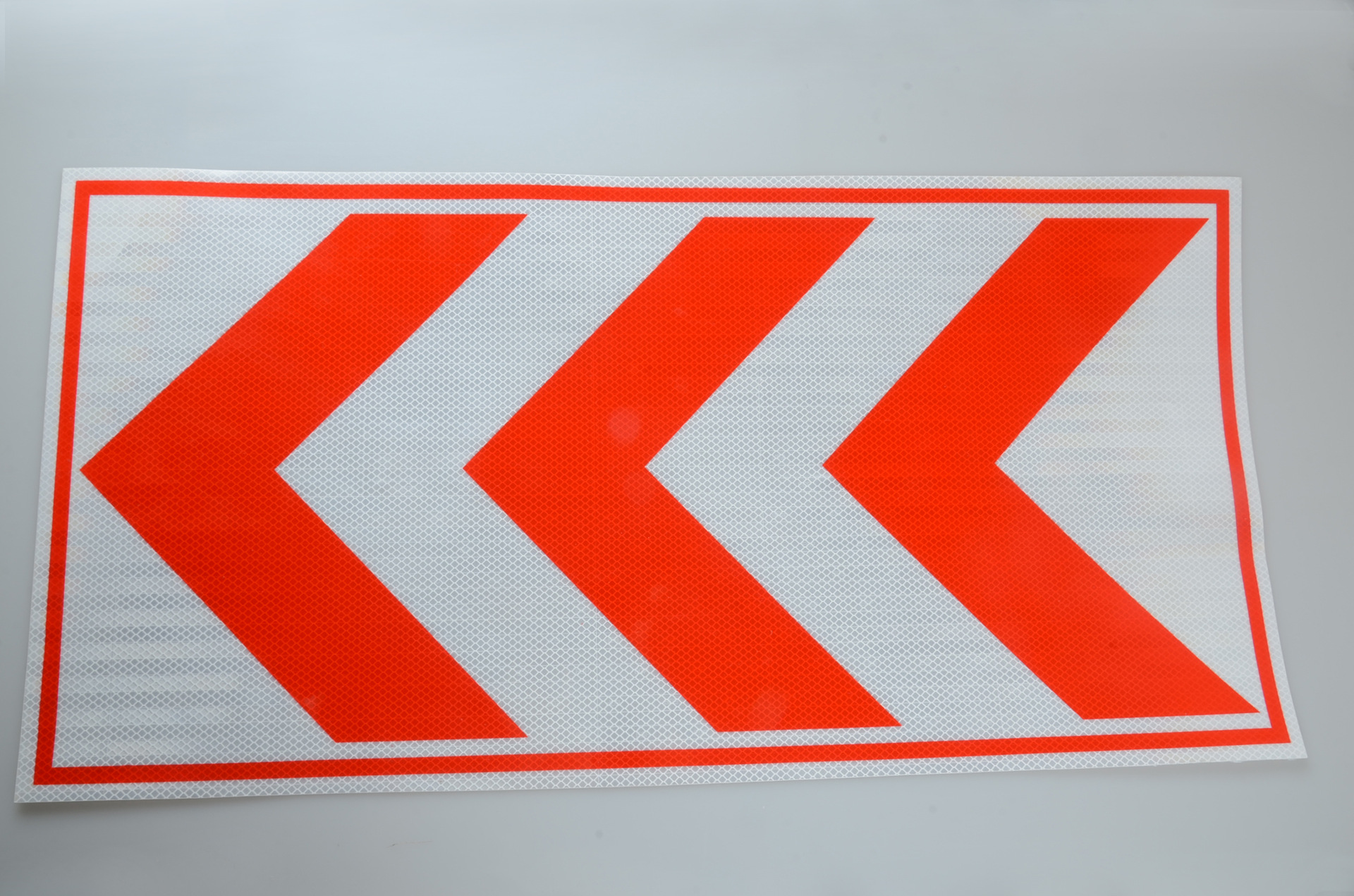 pc反光导向标 汽车箭头反光导向标识 红白单向导向反光贴反光条