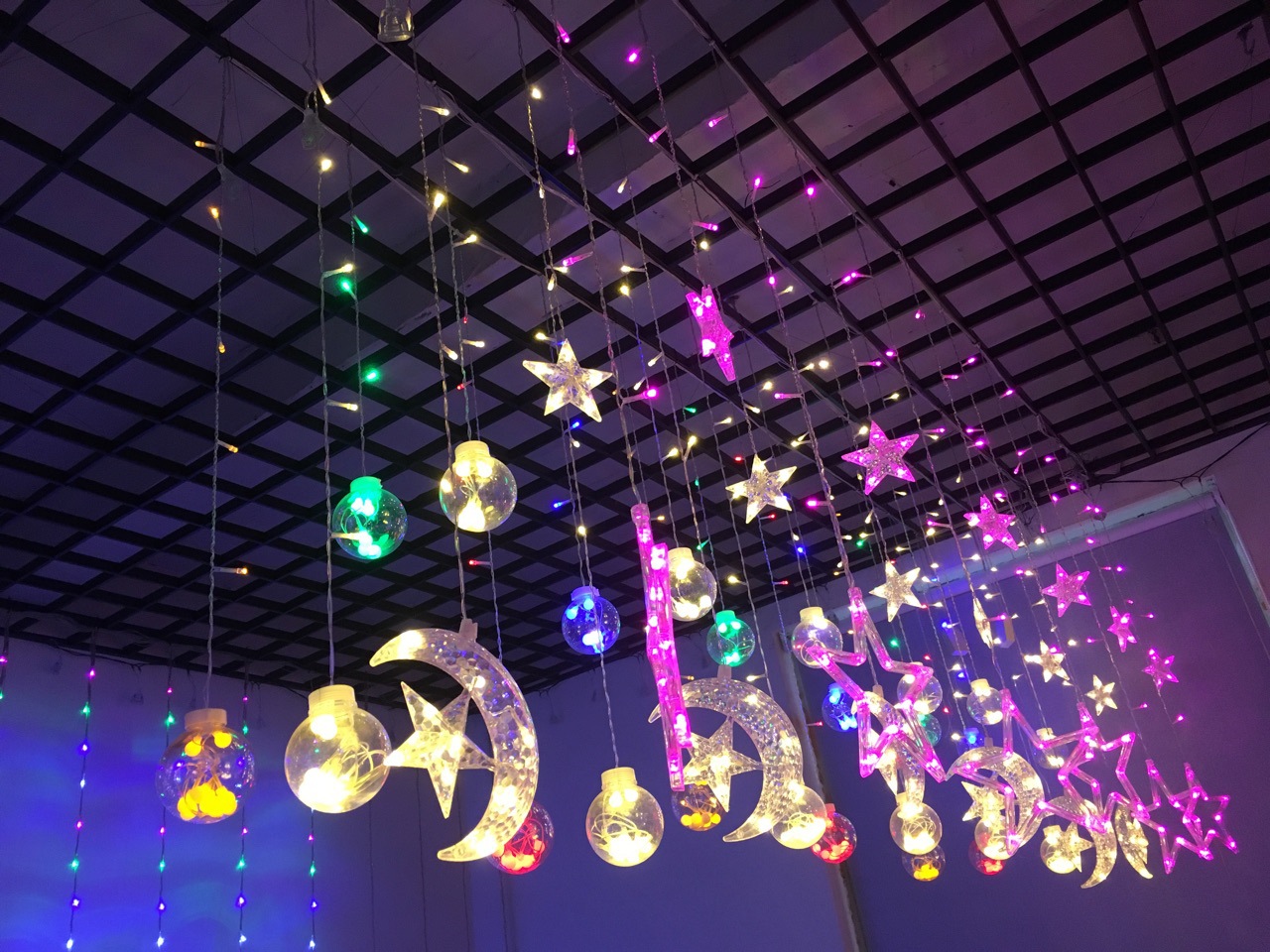 浪漫窗帘灯星星月亮许愿球装饰灯室内led灯串带闪烁厂家现货代发-阿里