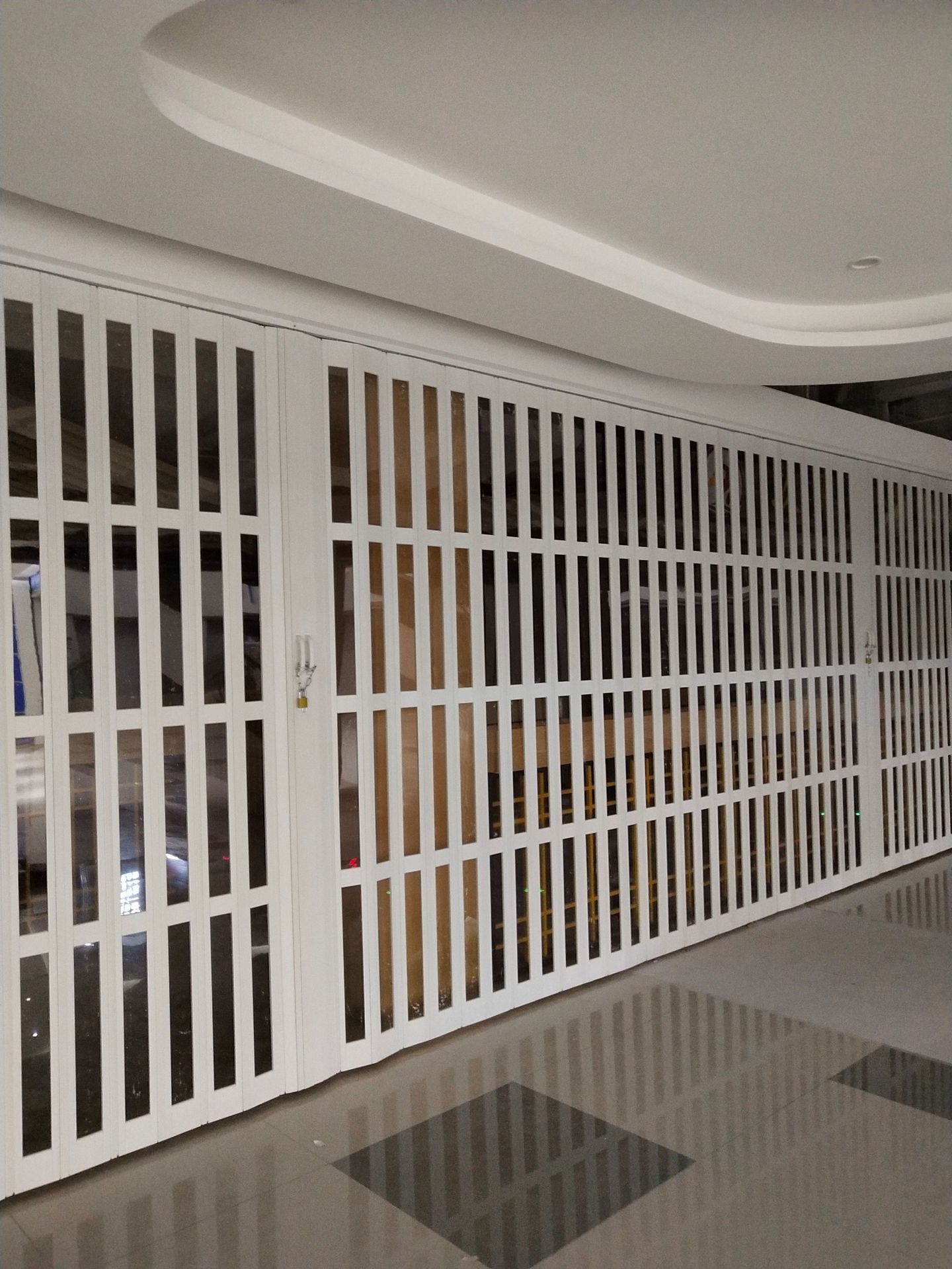 四川定做折叠门 弧形门 隐形门 推拉门 厨房门 铝合金折叠门