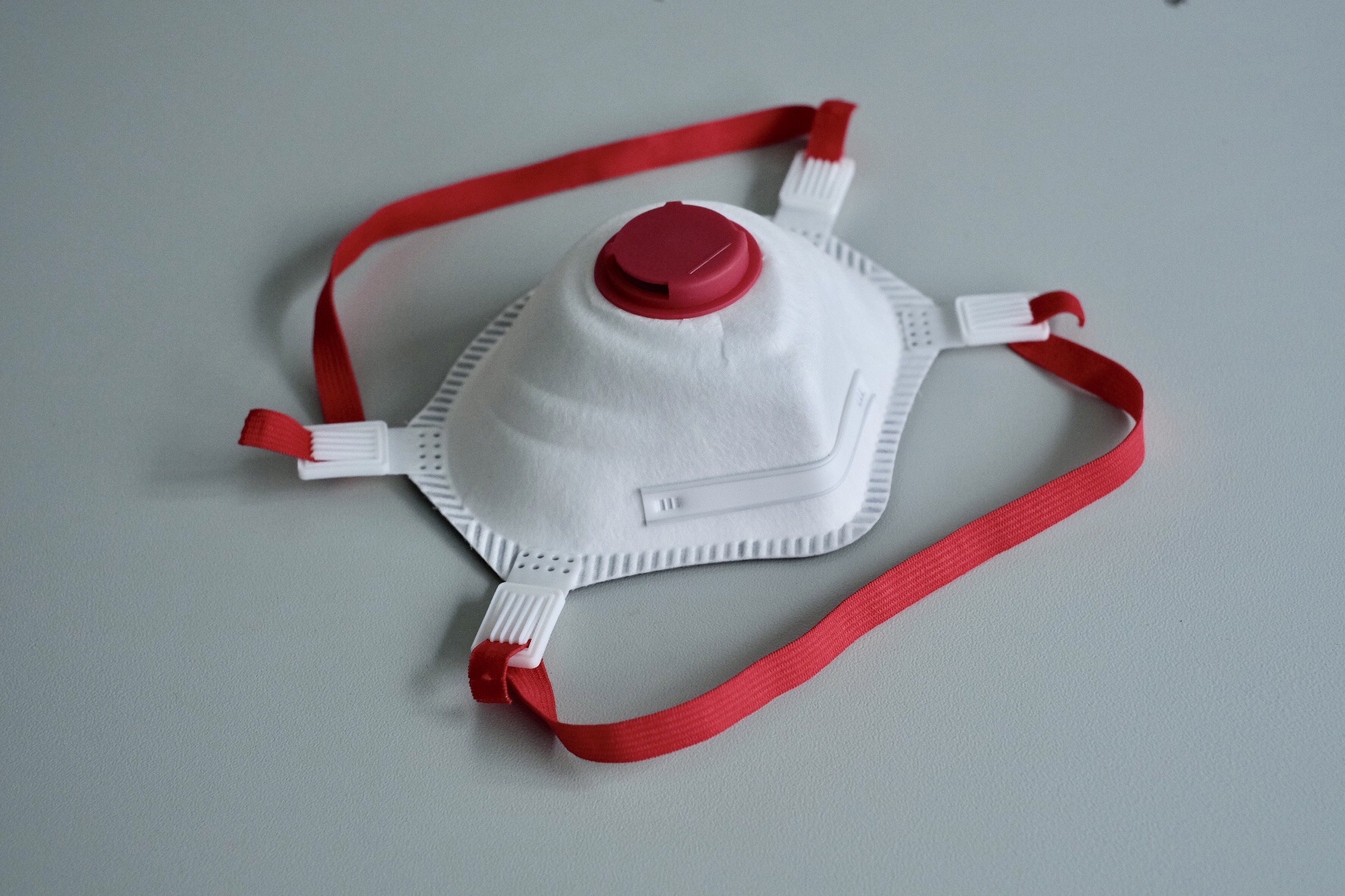 厂家直销成人ffp3一次性防护口罩头戴式熔喷布防尘防雾霾口罩