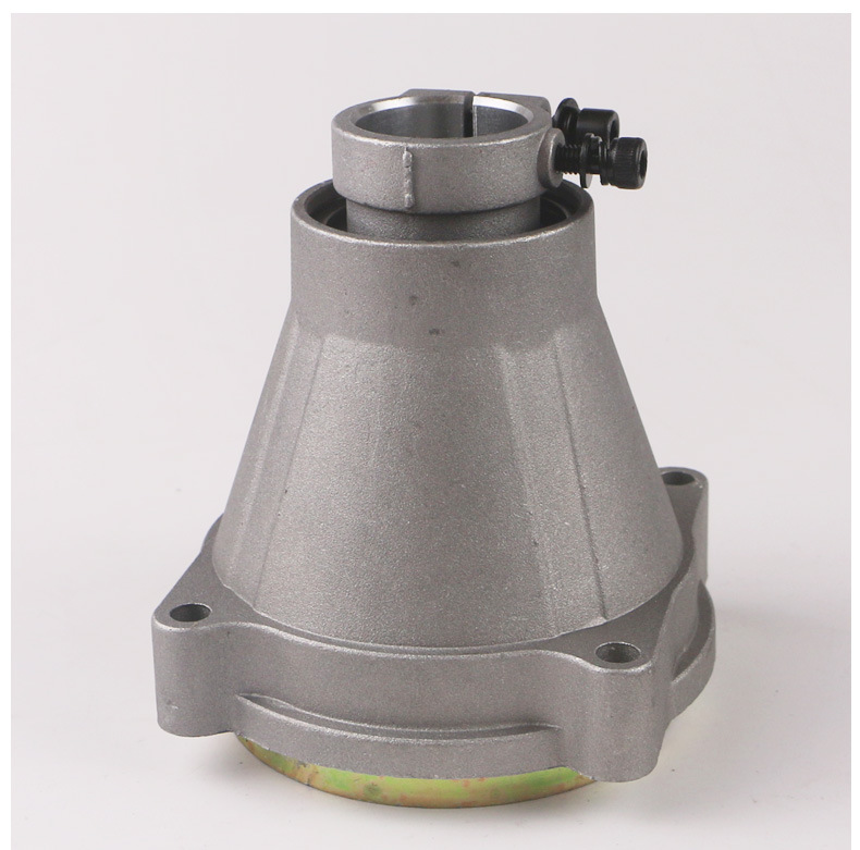 芝川汽油草坪打草机除草割灌机侧挂背负式连接盘割草机配件离合盘