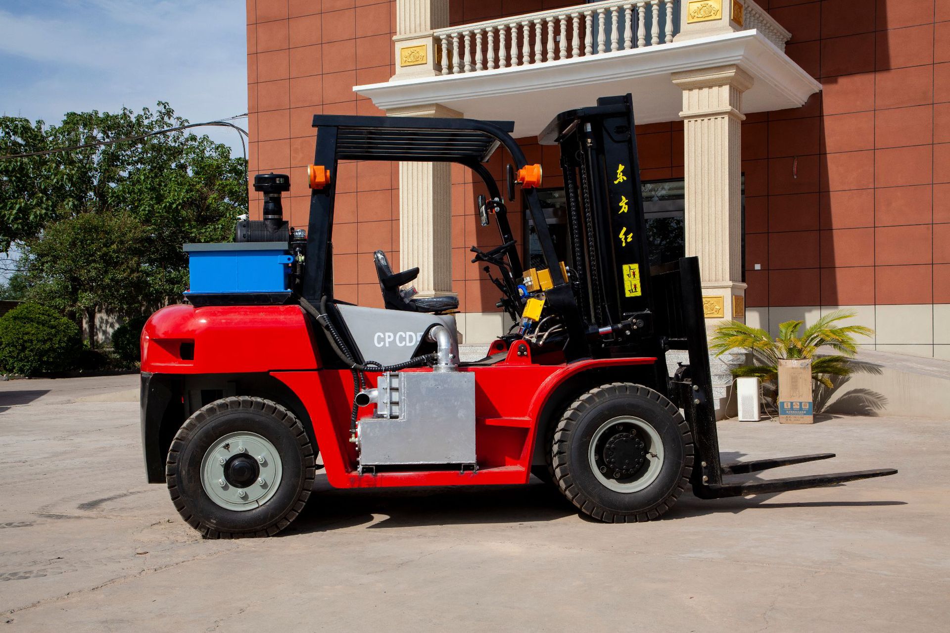 防爆叉车使用中的常见问题及建议