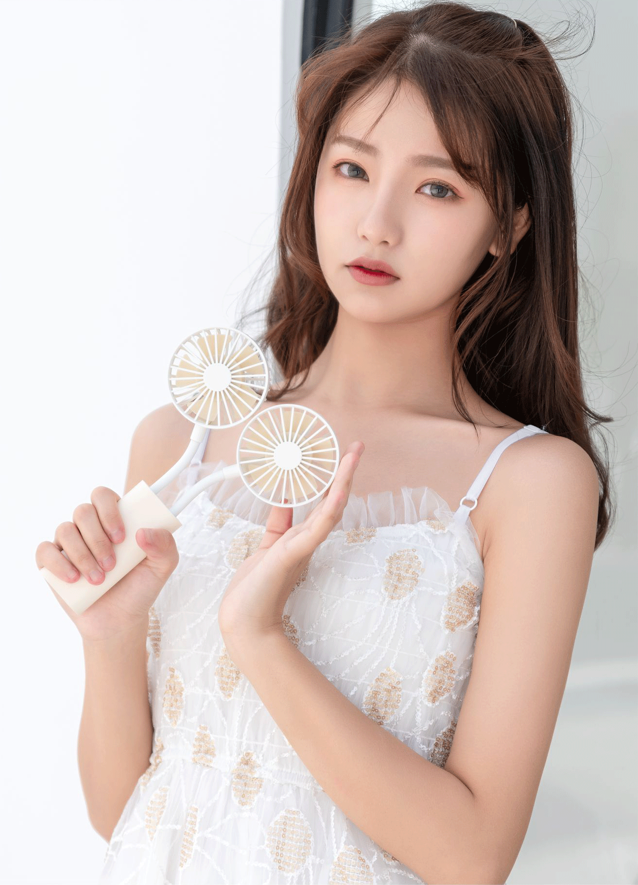 2020新款创意风扇户外手持小风扇迷你宿舍办公桌面电风扇礼品定制