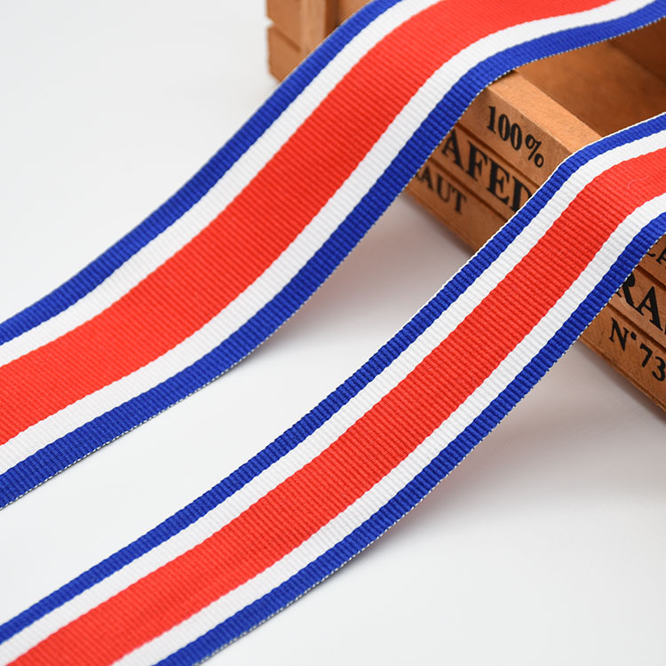 间色条纹织带图片