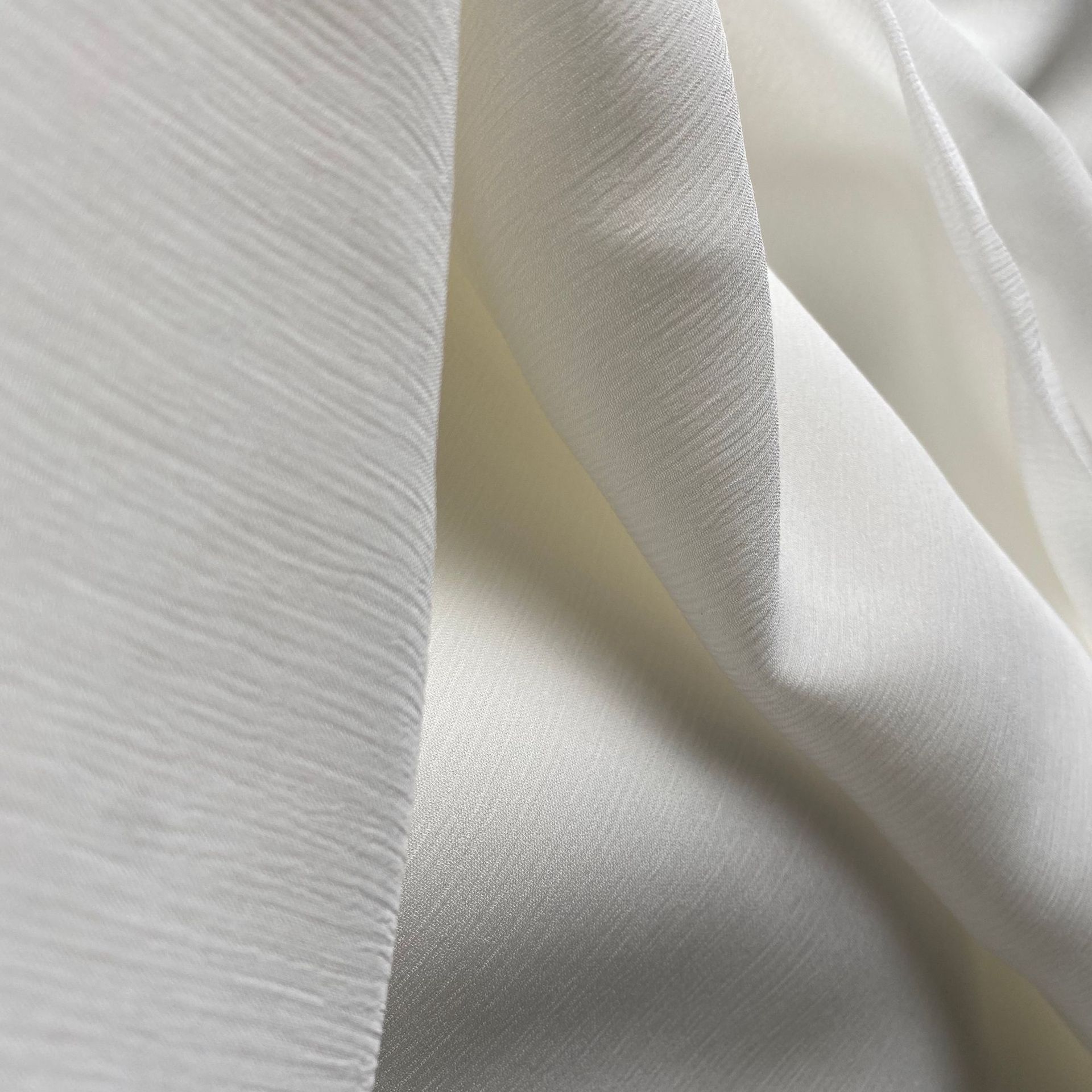 52-2顺纡乔其10mm姆米顺纡 114cm门幅真丝围巾连衣裙丝绸面料批发