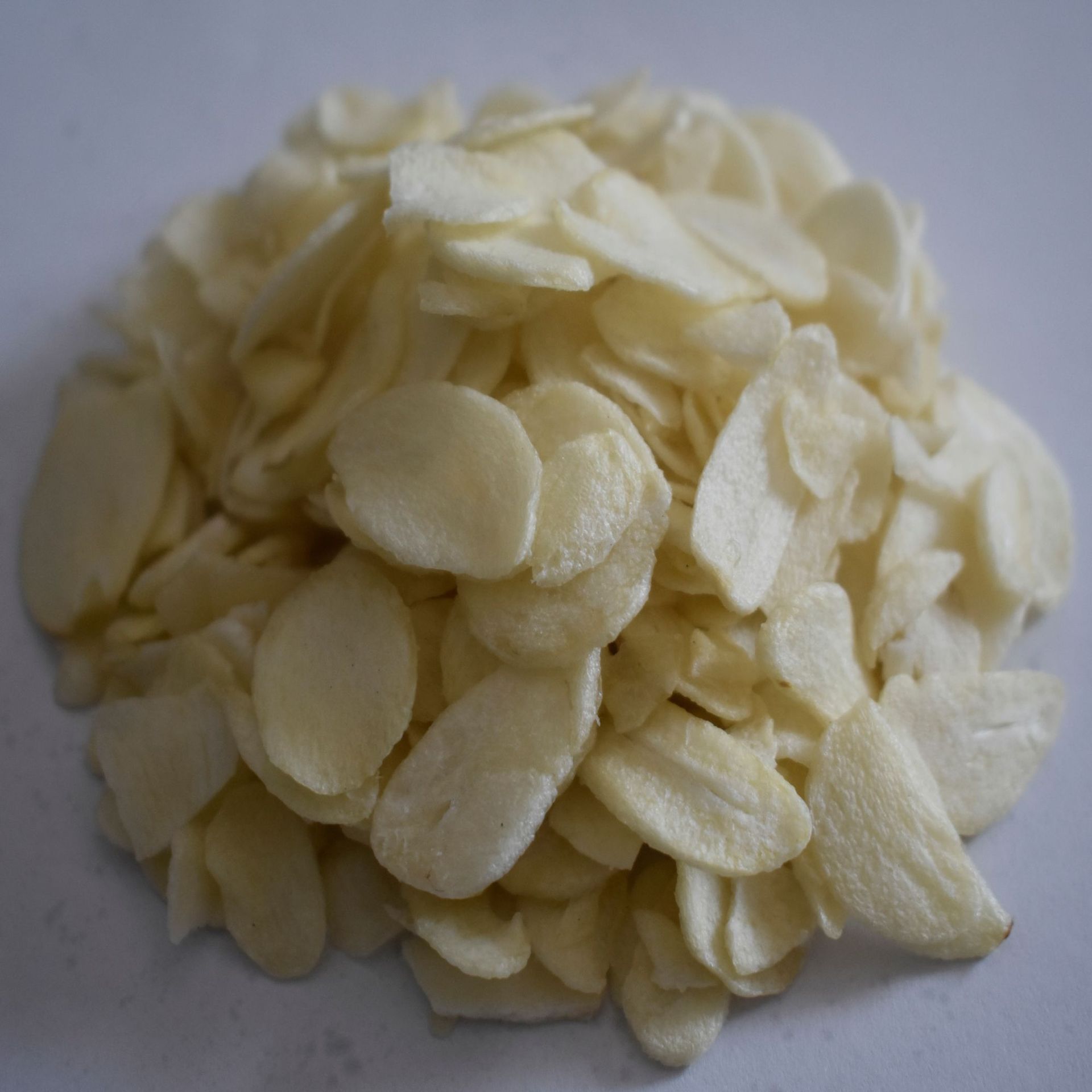 低温油炸蒜片 vf蒜片 真空油炸蒜片 口感酥脆 vf工艺