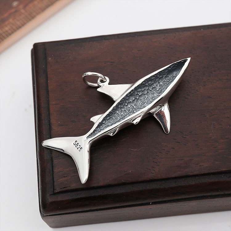 新款s925纯银复古工艺 男女时尚银鲨鱼挂件 大白鲨光面项链吊坠-阿里