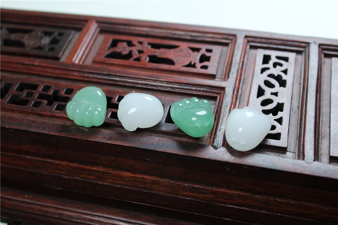 厂家直销 天然新疆白玉 东陵玉可爱猫爪印 diy手链项链吊坠配饰