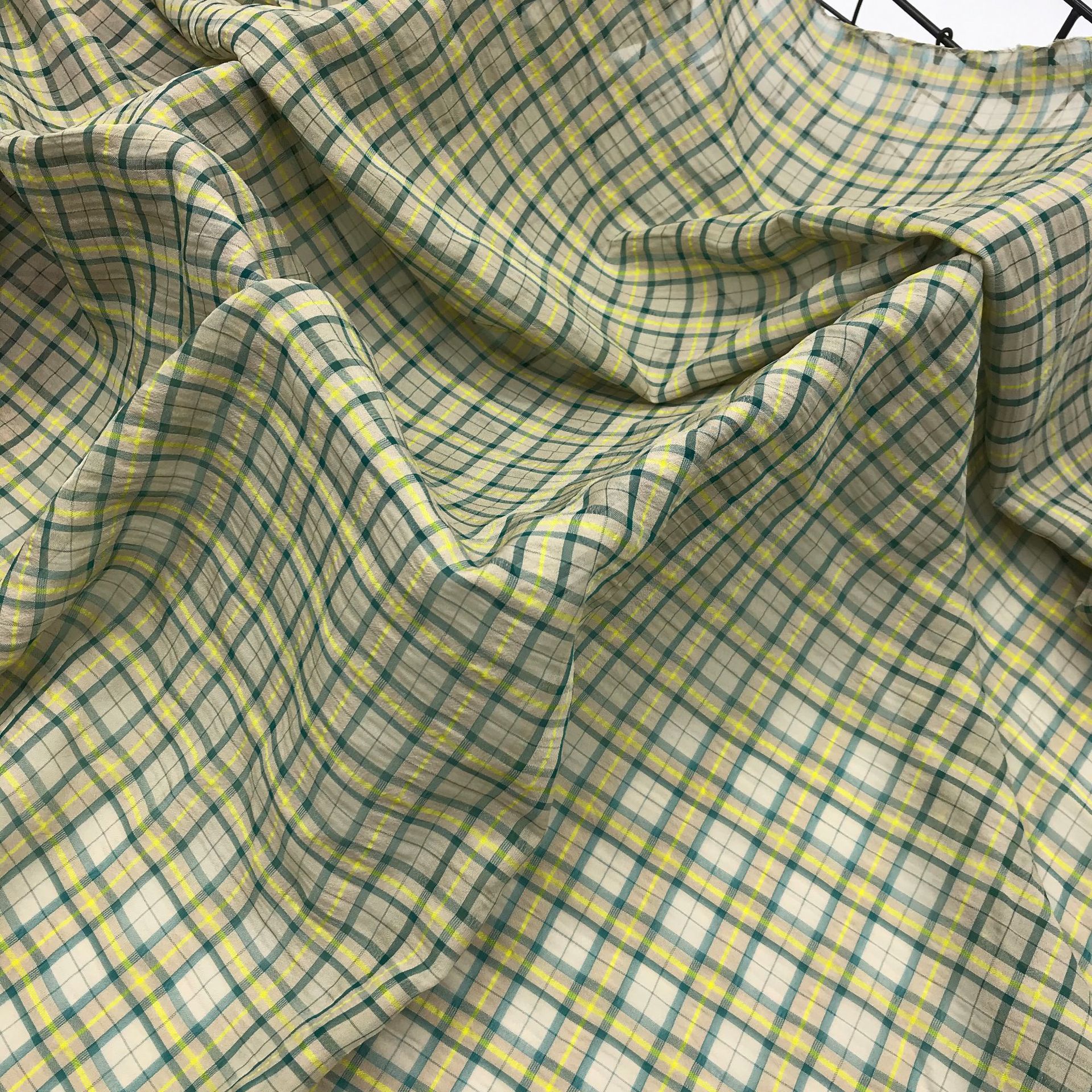 多线格子防晒衣面料 80g雪纺纱时尚薄料 2020夏季女小众衬衫面料