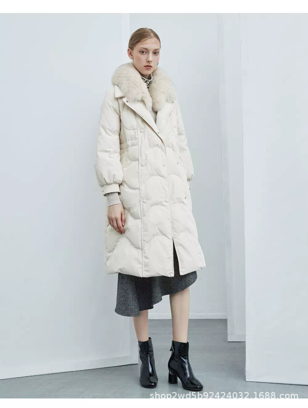 天衣布品20冬品牌折扣女装时尚大码女装外套淘宝快手直播一手货源-阿