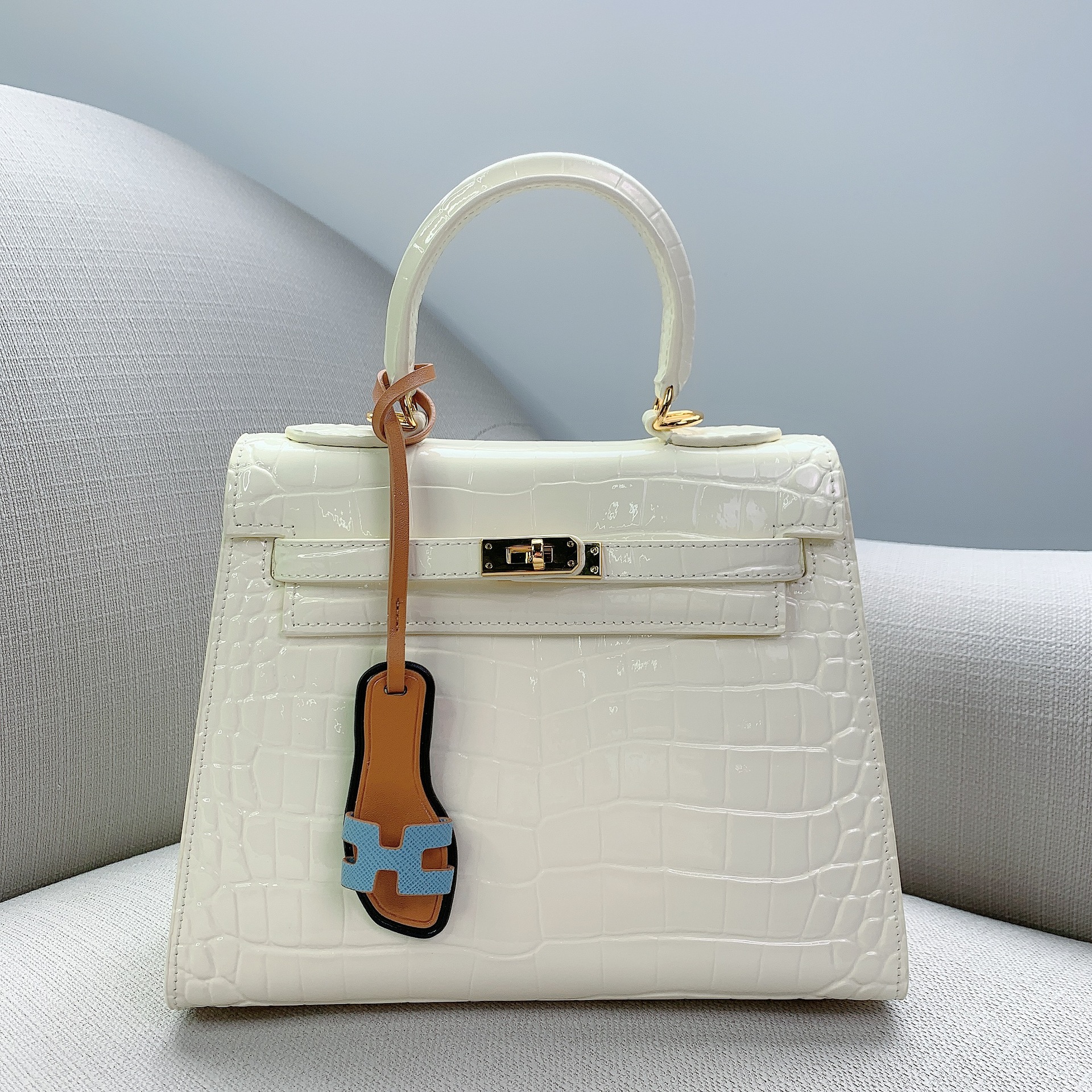 2020春夏新款真皮漆皮鳄鱼纹凯莉包时尚百搭手提单肩斜跨女包潮