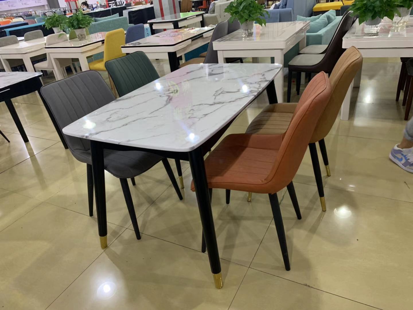 供应商厂家客厅餐桌椅款式多选轻奢餐桌实木餐桌椅