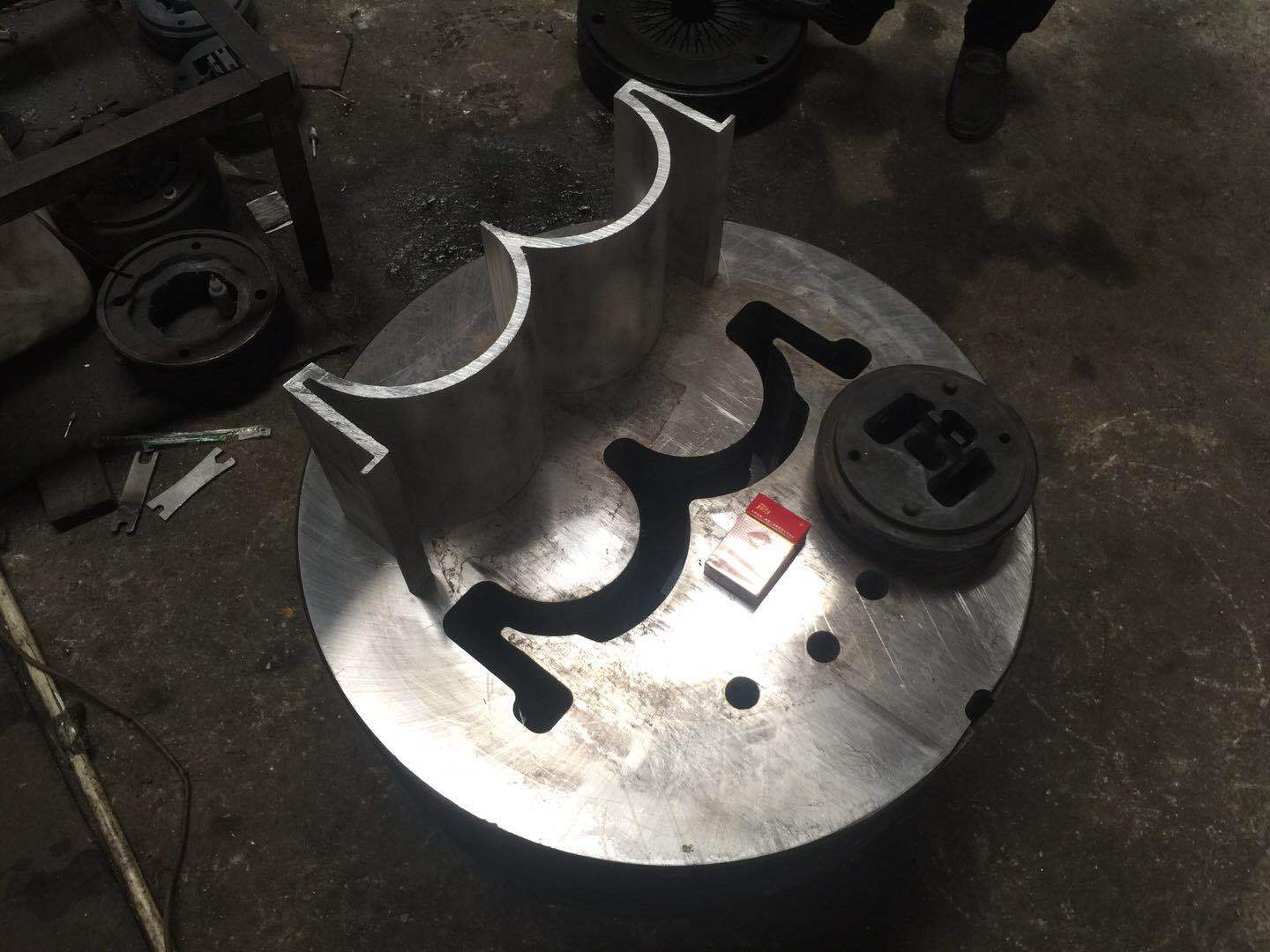 铝型材模具设计及加工研发 铝挤压模具 压铸模具 铝型材加工