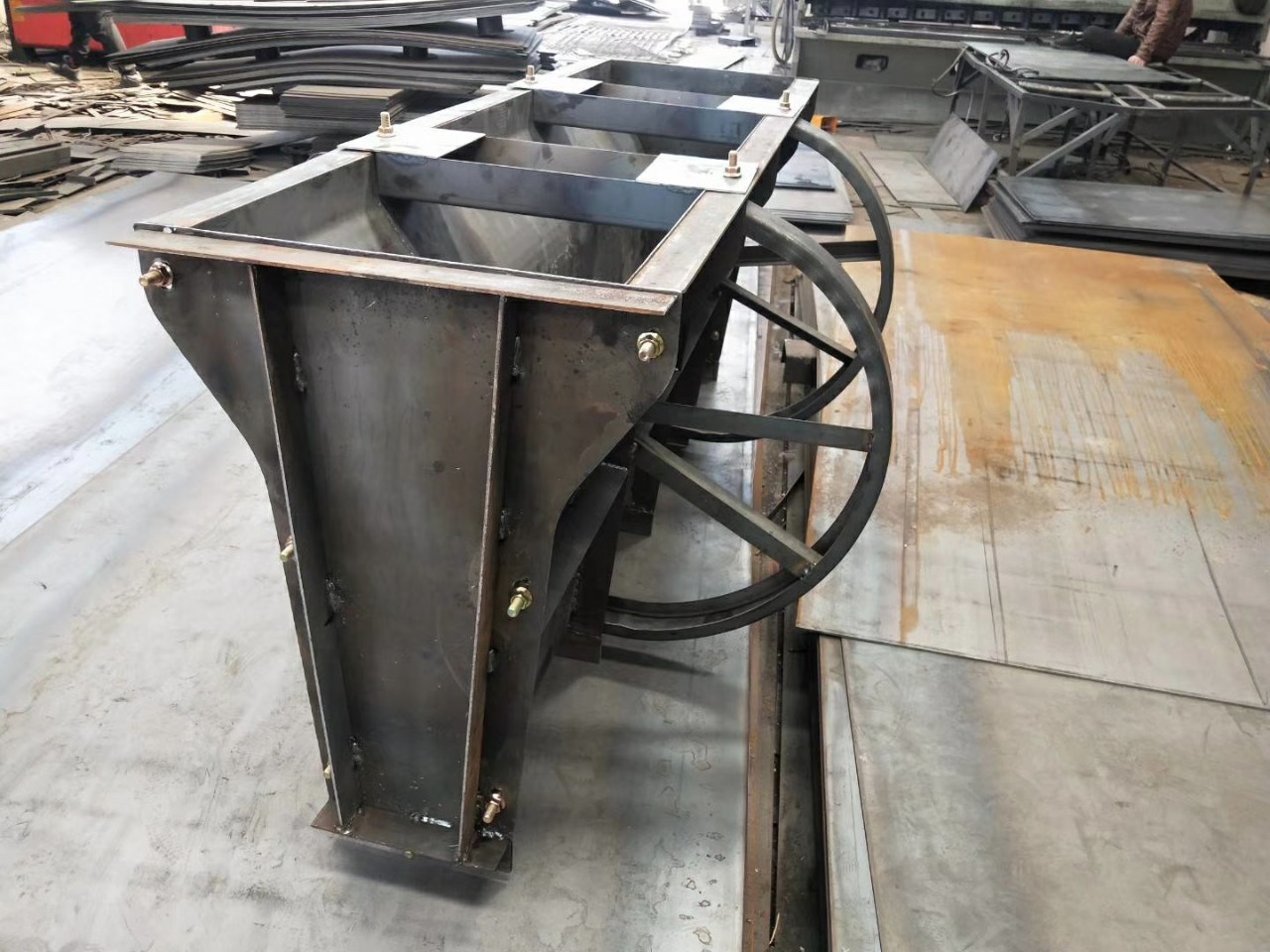 隔离墩模具 隔离墩铁模具 隔离墩钢模板