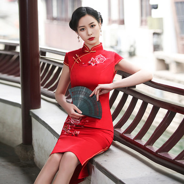 新款新娘红色刺绣改良中式敬酒服大码连衣裙宴会演出日常旗袍