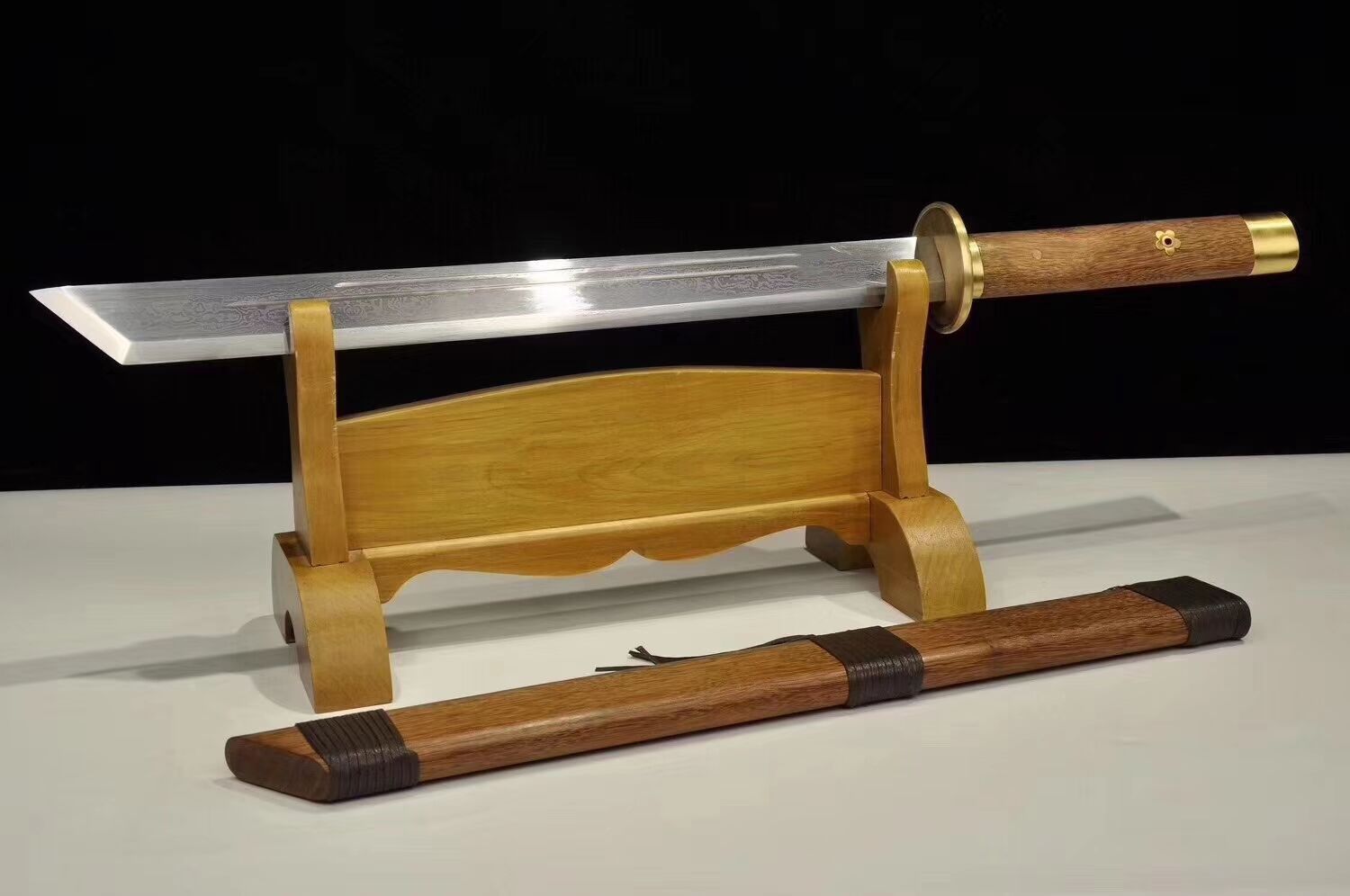 锦衣卫佩刀    龙泉市剑庐宝剑厂未开刃