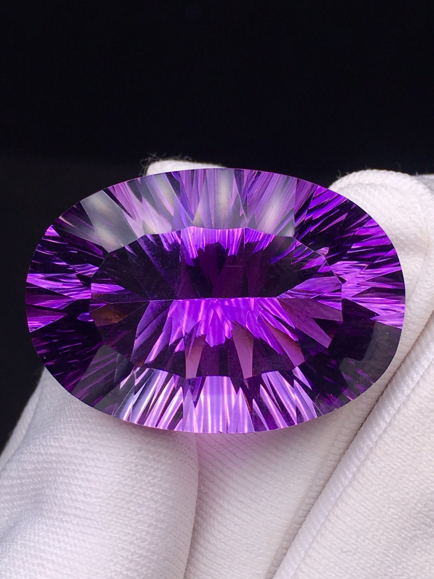 东海水晶厂家直销原石打磨天然紫水晶多刻面千禧面裸石