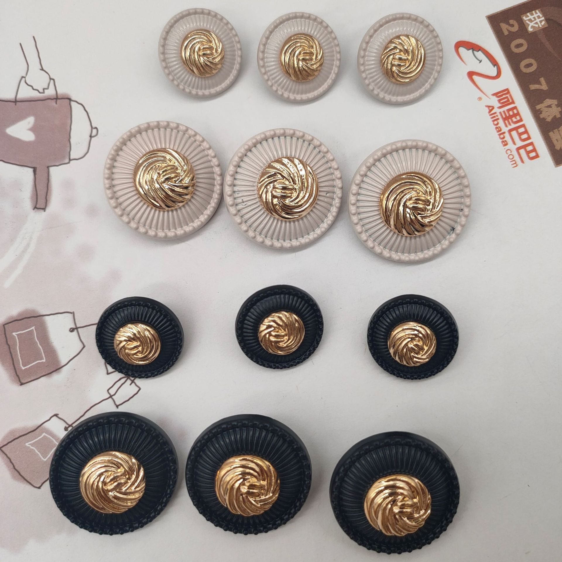 20新款厂家直销双拼金属圆形金螺旋凸面小香风大衣服装高脚手缝扣