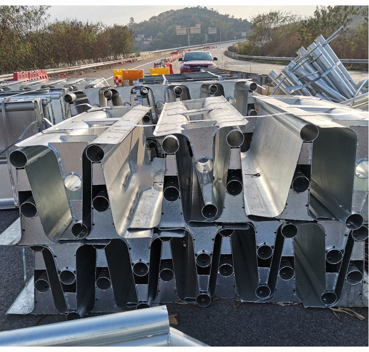 厂家直销道路移动防撞护栏高速公路临时可移动迷你八字防护栏定制