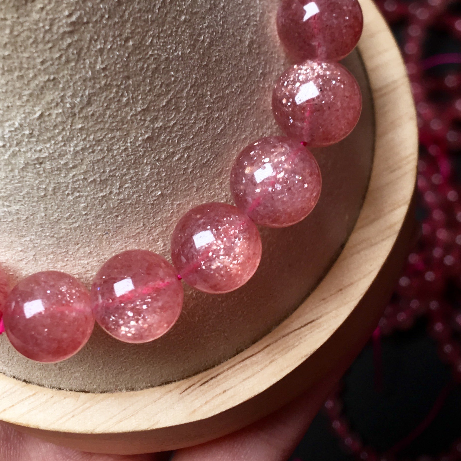 天然水晶草莓晶手链 星光草莓晶手串 时尚精品饰品散珠厂家批发