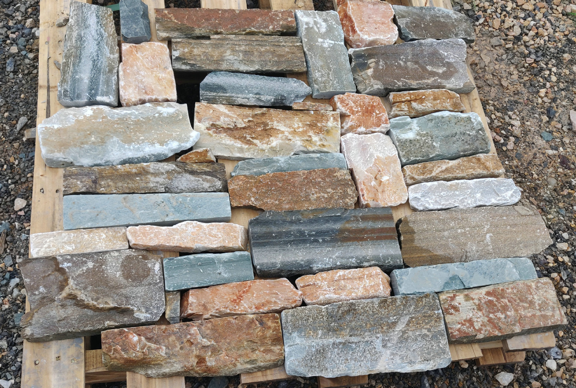 散条石墙面板岩文化石别墅花园庭院围墙外墙文化石石材艺术墙石