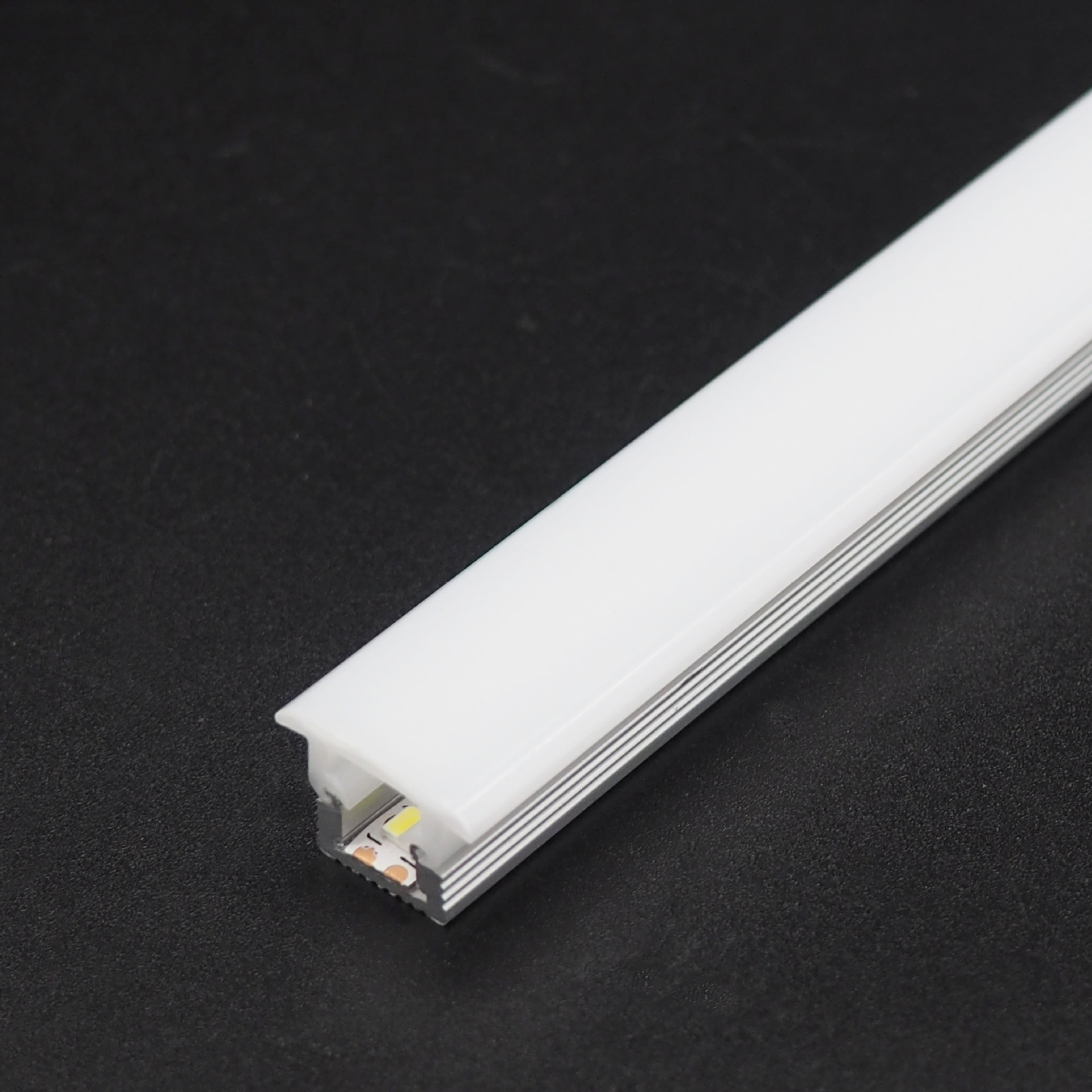 厂家直供led超细暗装橱柜灯带嵌入式卡槽线条灯