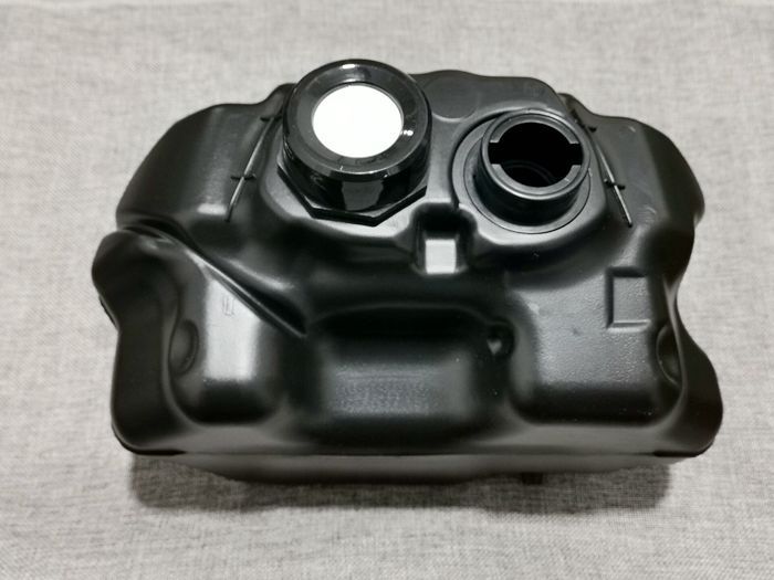 适用于踏板摩托车配件福喜福逸rs巧格jog100储油罐汽油箱燃油箱