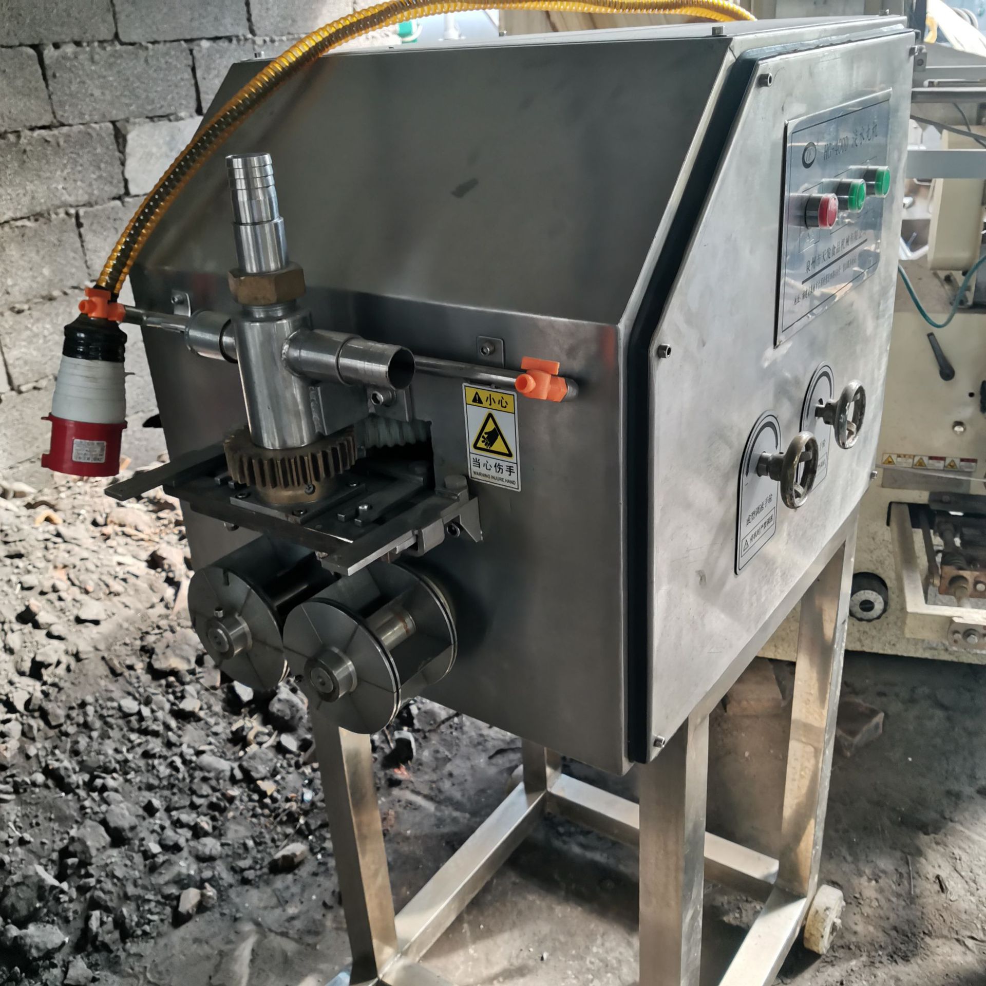 二手丸子机hg400d多功能淡水丸成型机包芯丸子机鱼丸泵浦机蟹排机