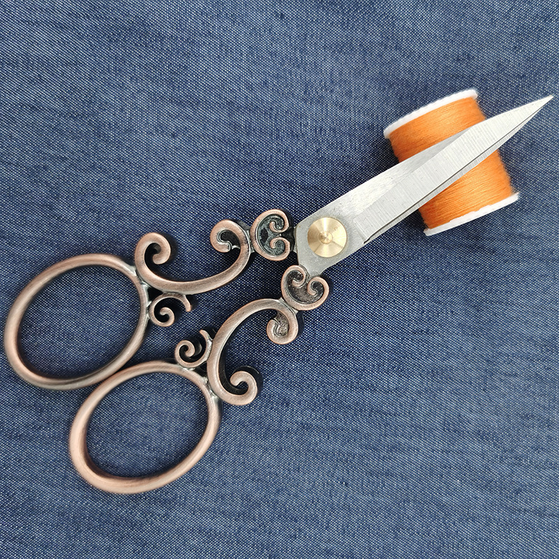 Yi Nuo 130 Classical Scissors European-Style Stainless Steel Scissors Retro Handmade Small Scissors Travel Scissors Home Tailor Scissors