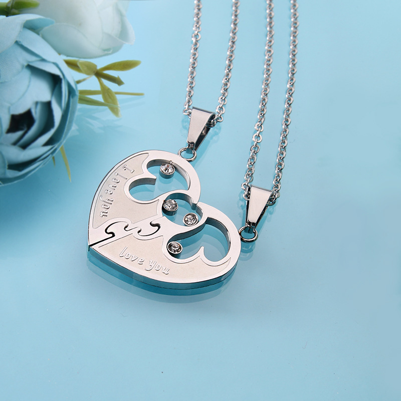 ins小众设计钛钢情侣项链合二为一吊坠我爱你异地恋感应呼唤配饰