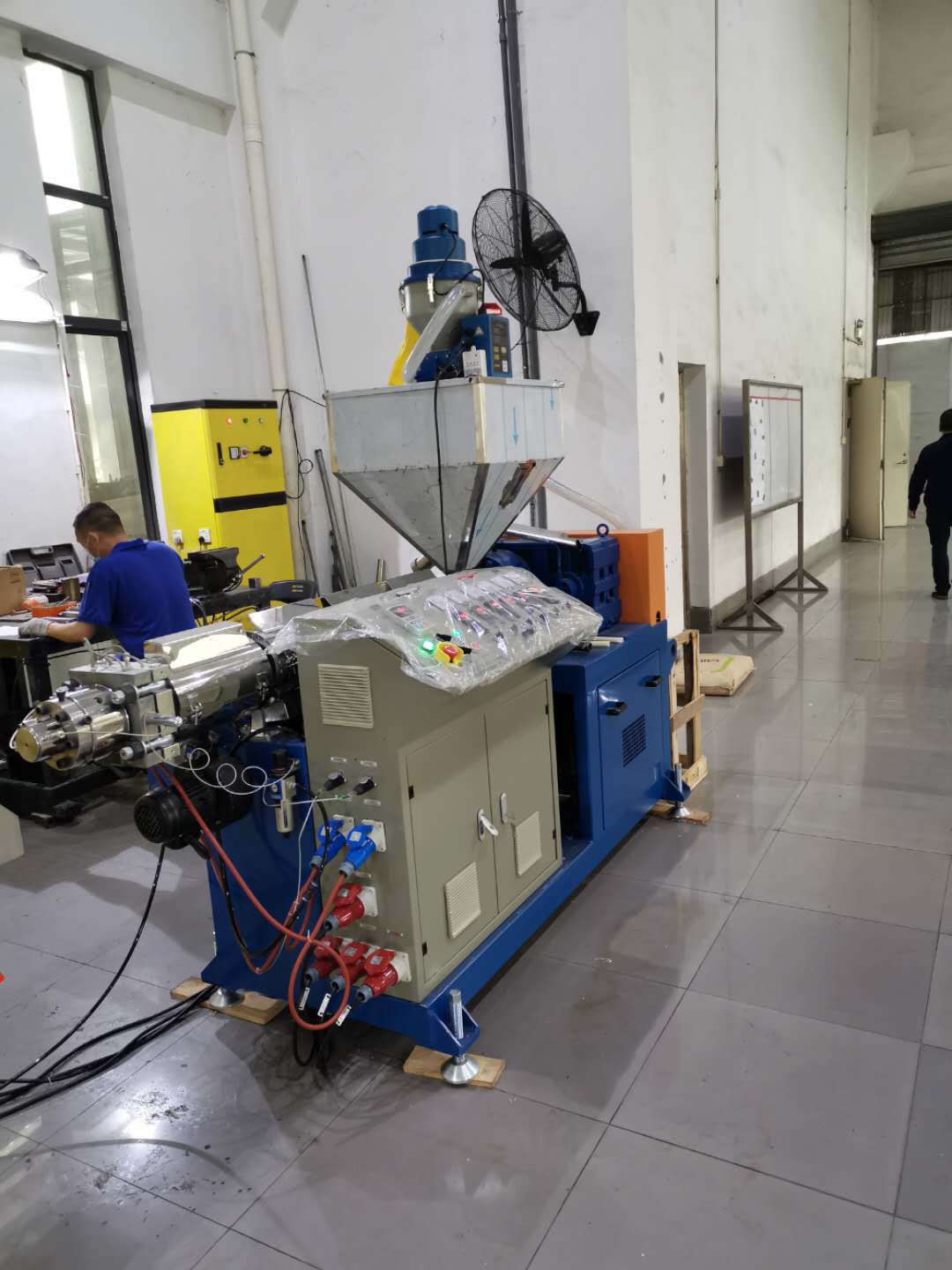 橡皮筋押出机tpu/tpr橡皮筋生产线包安装调试保修一年