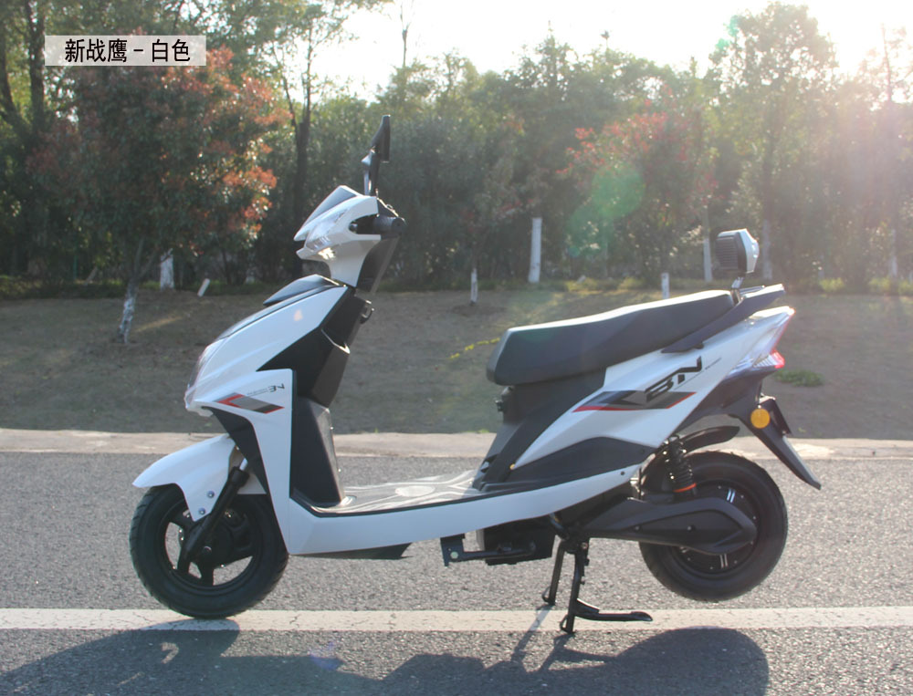 出口新战鹰电动摩托车60v72v成人电动车生产厂家