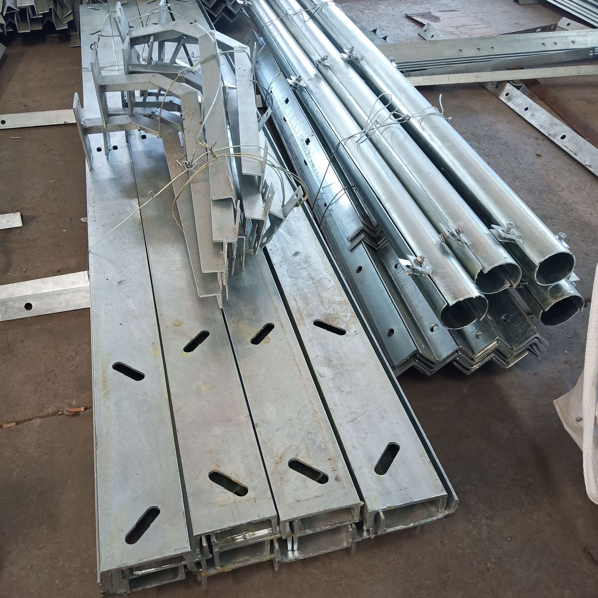 加工定制国网12米杆15米杆成套热镀锌变台变压器台架