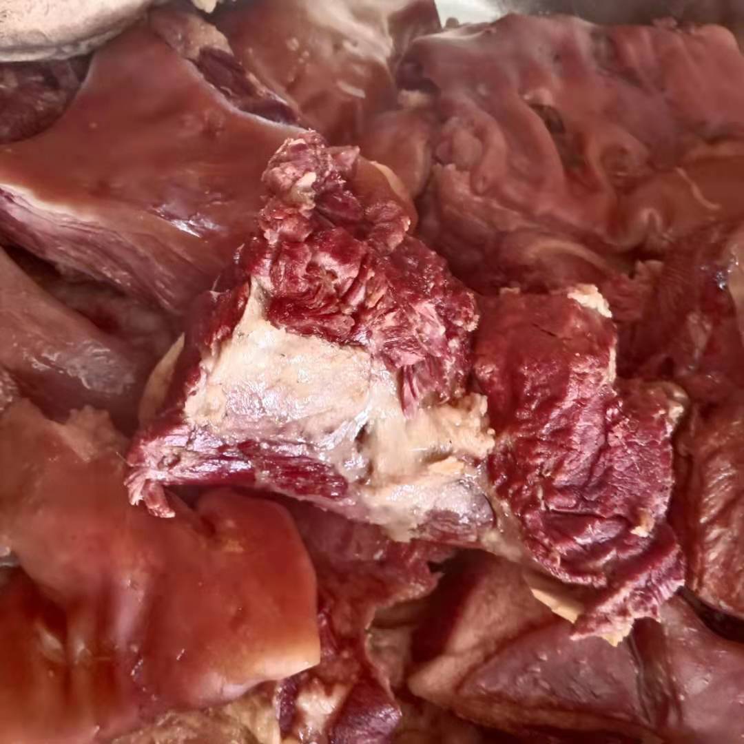 一手货源现杀现煮带皮去皮可定制五香熟马肉
