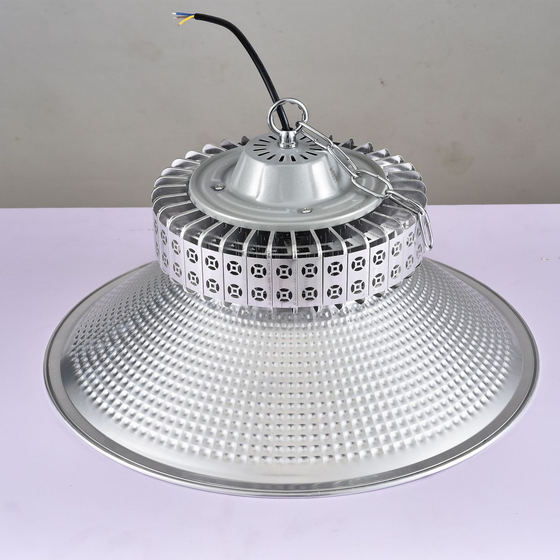 led工矿灯工厂灯厂房灯仓库 车库照明灯球场工业照明灯鳍片工矿灯