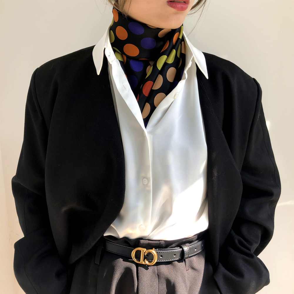 四季款时髦真丝丝巾 秋冬新款法式浪漫波点桑蚕丝丝巾女百搭披肩