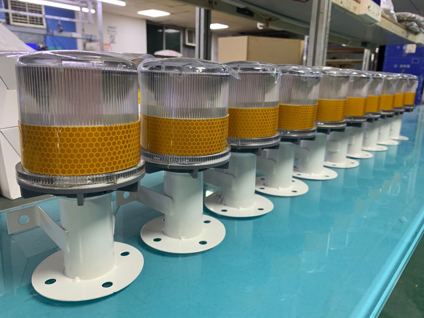 广东太阳能交通设施厂家 道路安全警示灯 同步闪led警报灯 警戒灯