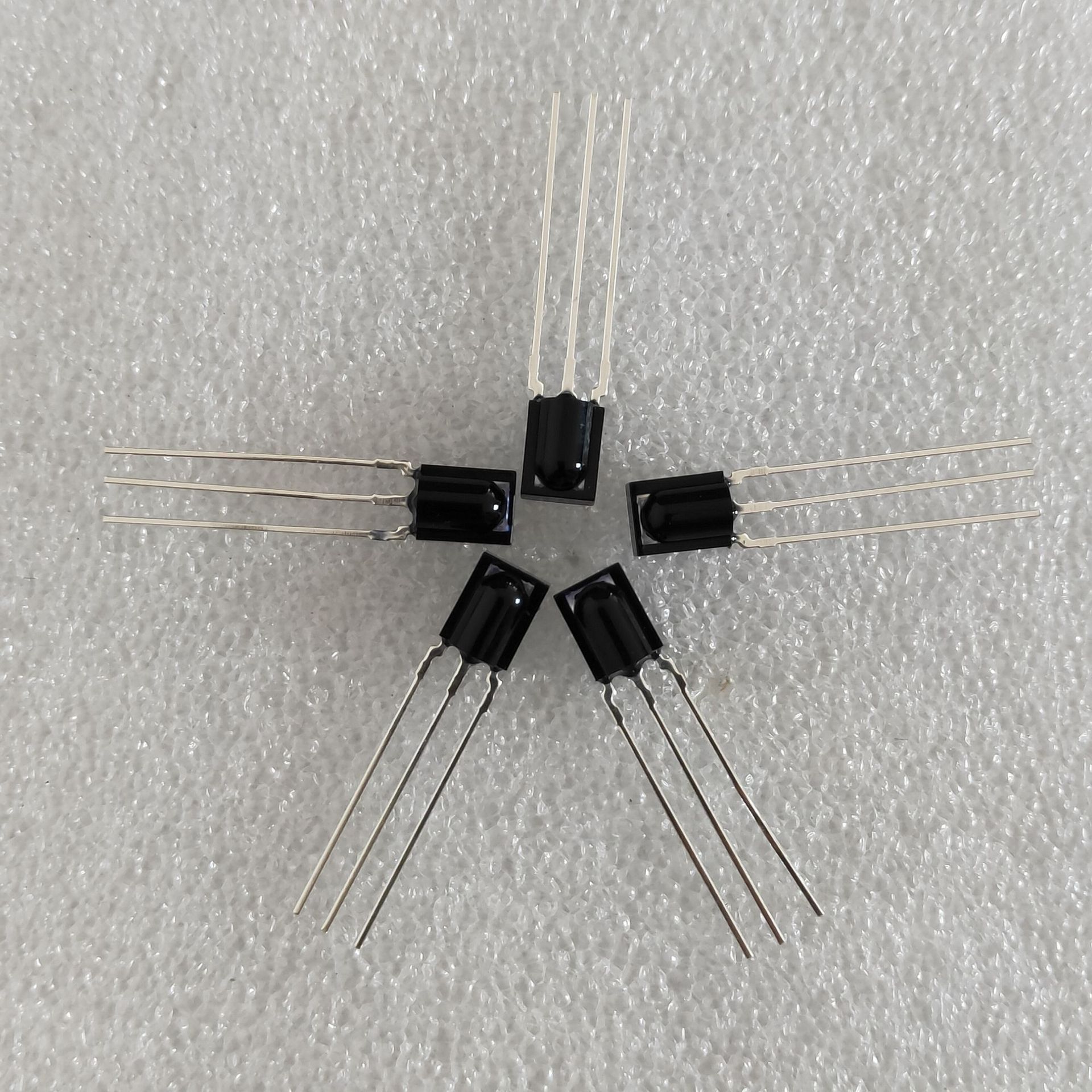 38khz智能家电红外接收头 高性能红外插件接收头 鼻梁型接收头-阿里巴