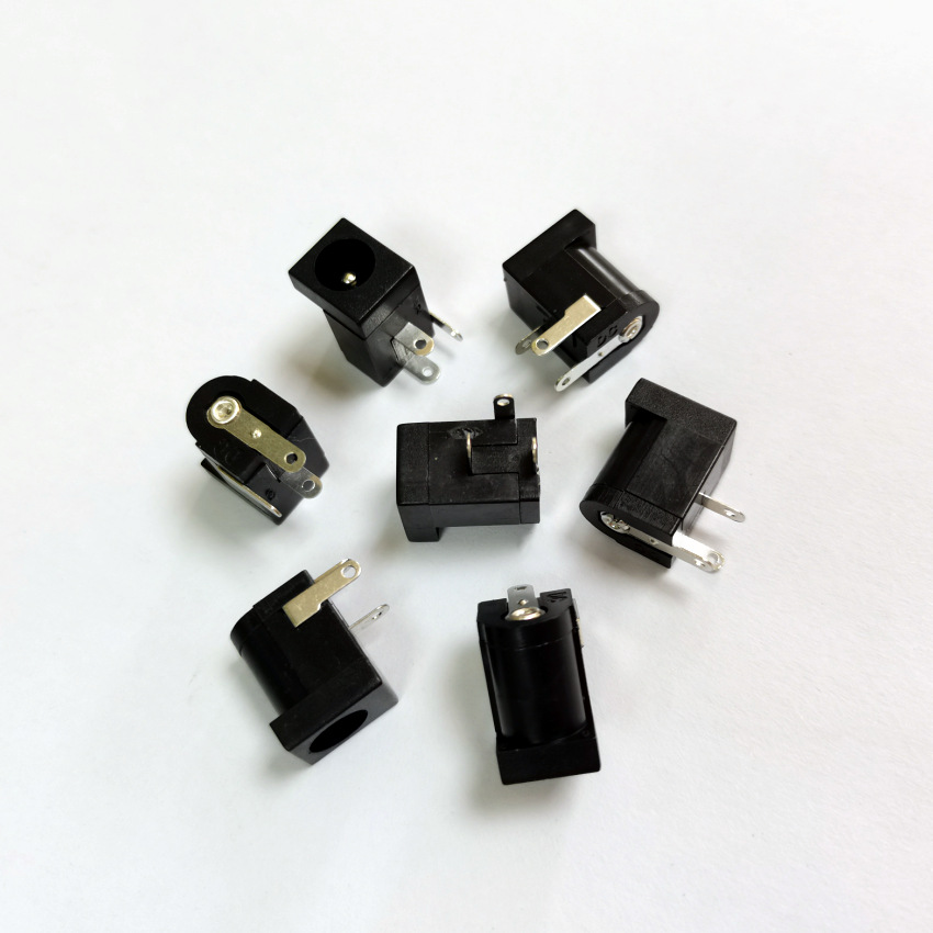 5*2.5mm直流电源插座dc5.5*2.1mm圆针三脚500个/包
