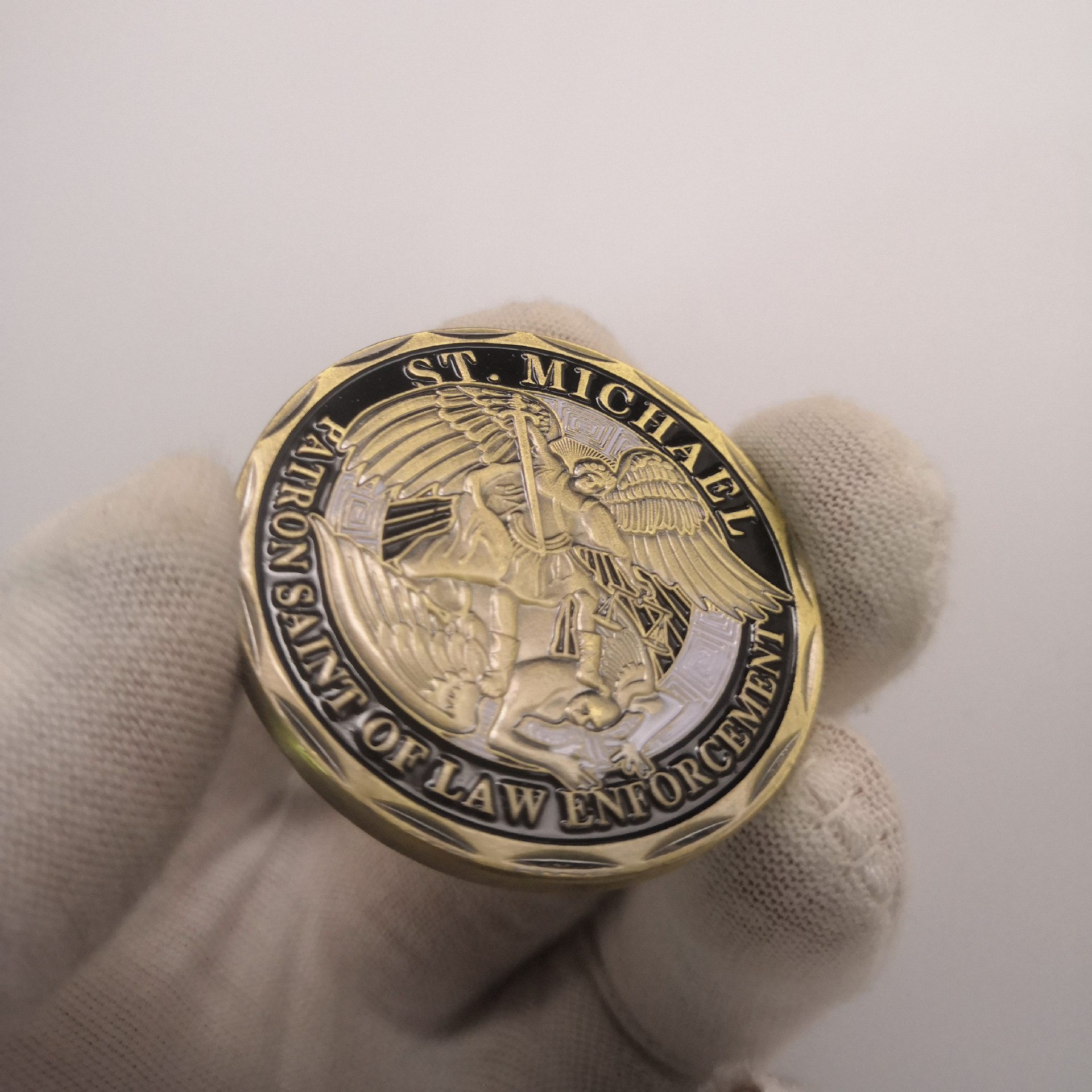 美国徽章执法守护神大天使圣米歇尔条子纪念币 复古彩色国旗硬币