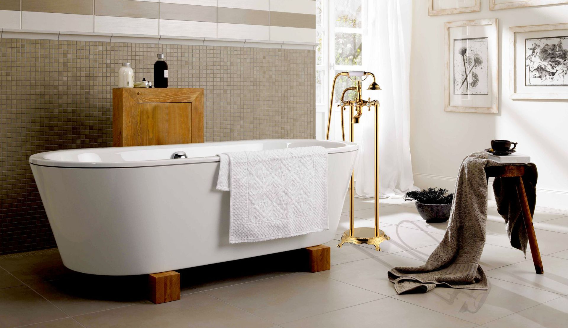 落地式贵妃浴缸水龙头双柱淋浴花洒套装边立式欧式全铜金色双出水