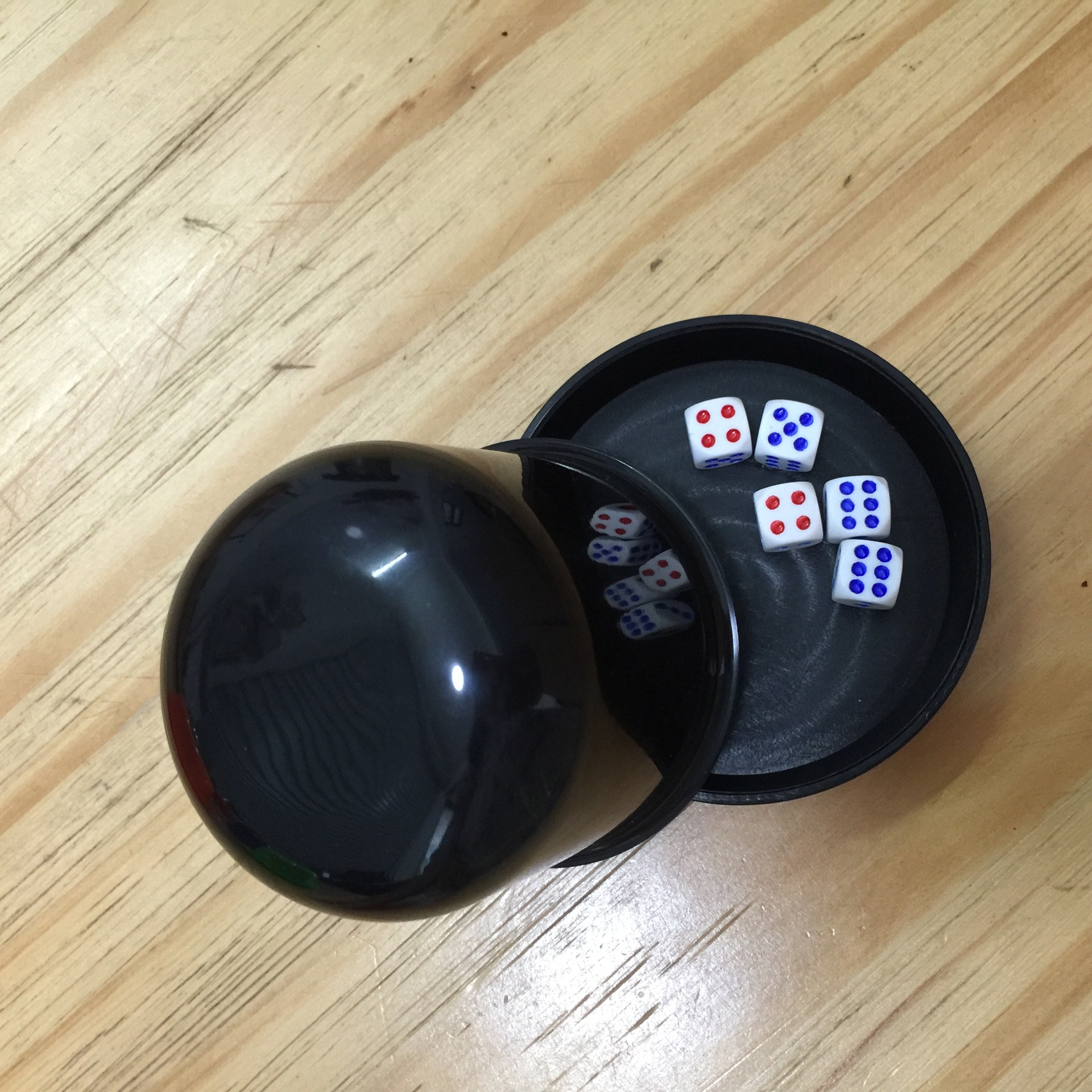 ktv骰子骰盅ktv骰子色盅摇色子筛盅酒吧骰盅筛盅色盅骰盅娱乐用品