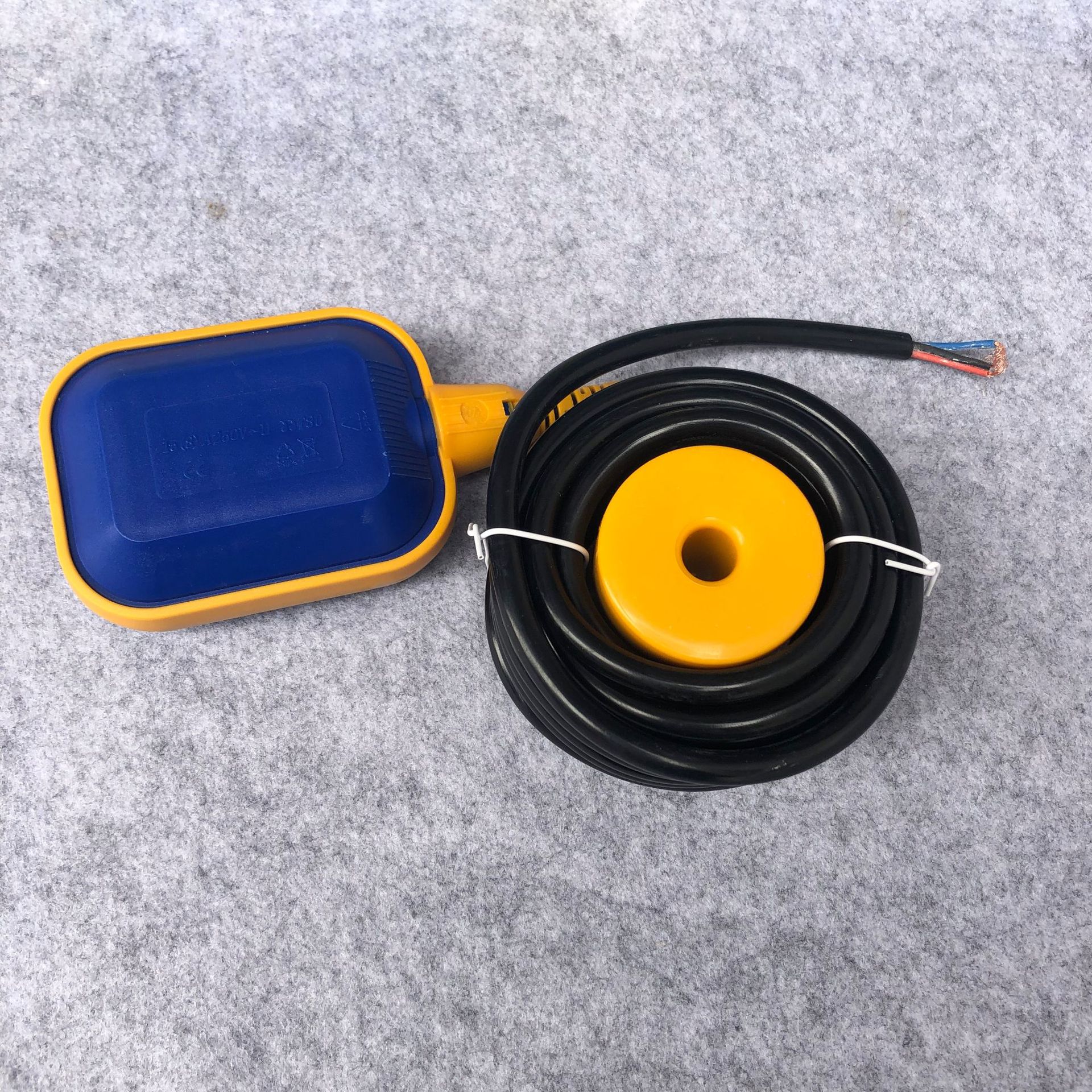 电缆式塑料浮球液位控制器uqk211水位控制器浮球开关uqk213