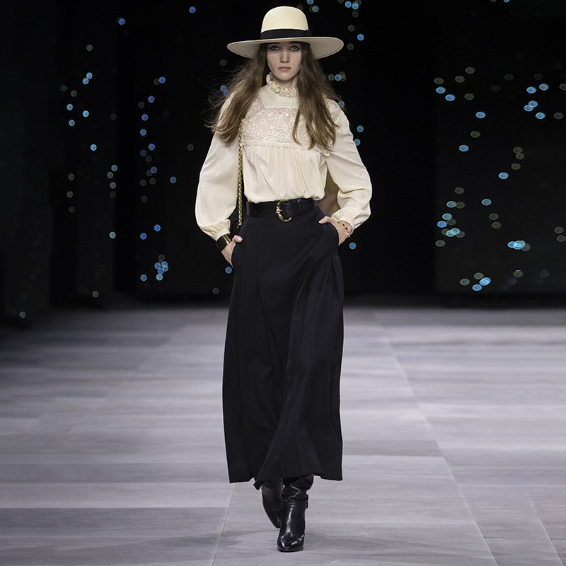 衬衫女设计感小众轻奢定制真丝拼接网纱重工钉珠桑蚕丝女上衣走秀